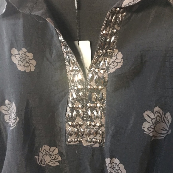 NEW ! - Wenegton Ladies' Lightweight Blouse - Size Medium - Picture 4 of 9